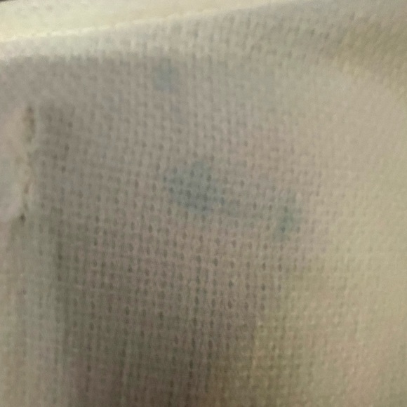 White flutter sleeve blouse/slit up back - Picture 4 of 4